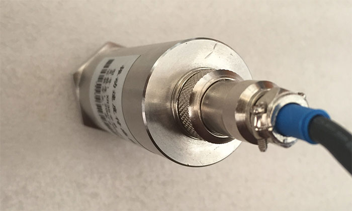 振動傳感器 不同測量環(huán)境下如何安裝振動傳感器?(圖1)